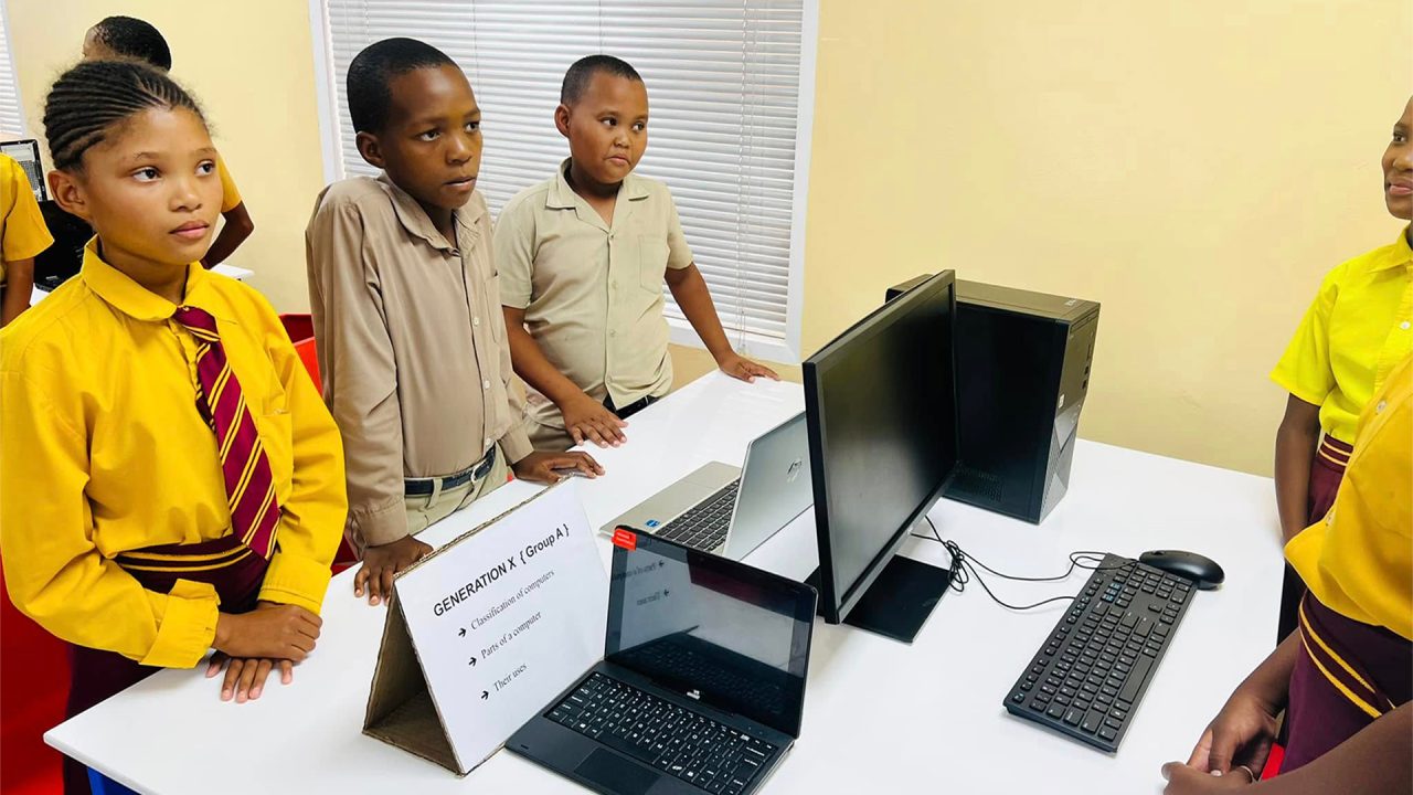 STRUIZENDAM PRIMARY SCHOOL JOINS THE DIGITAL ECONOMY