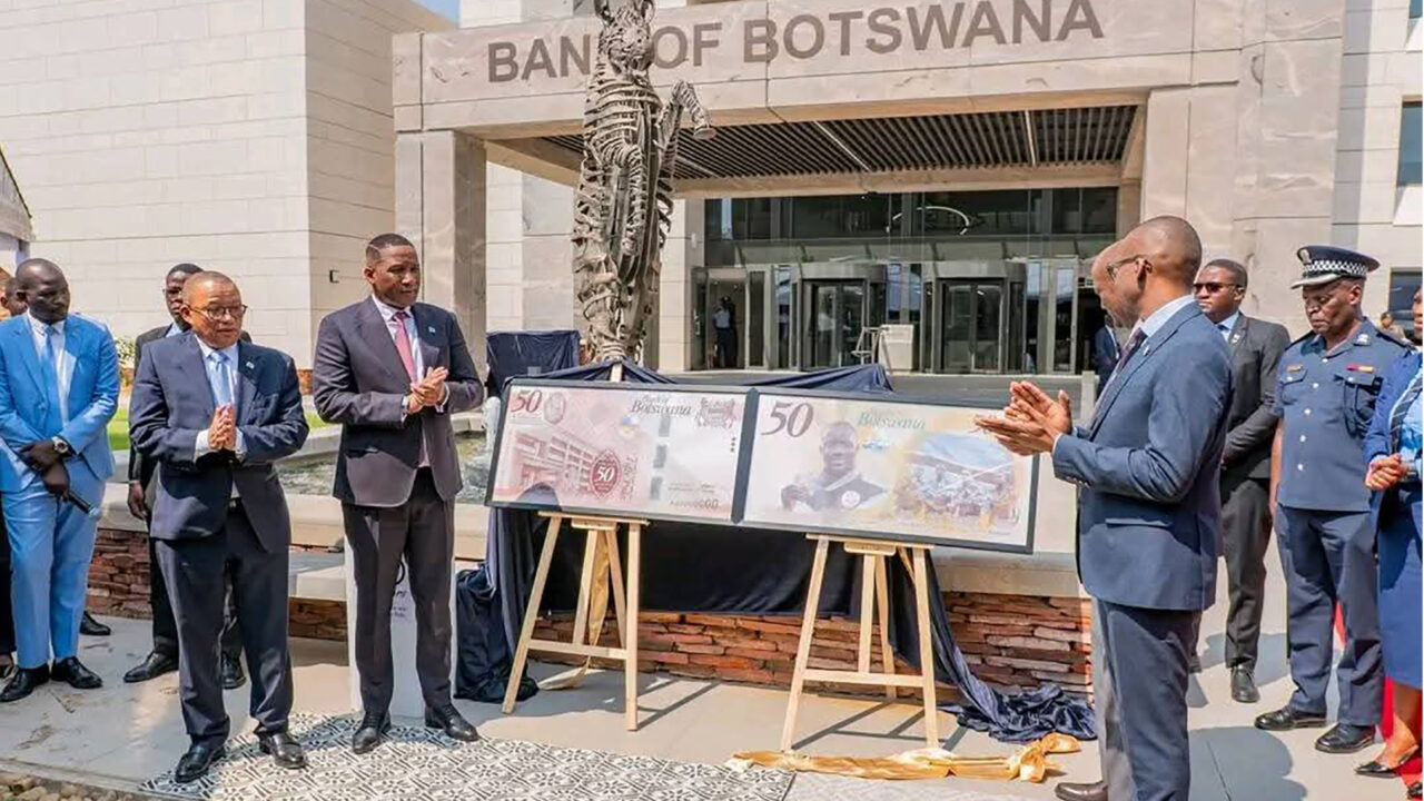 New data highlights tightening commercial bank lending to private sector