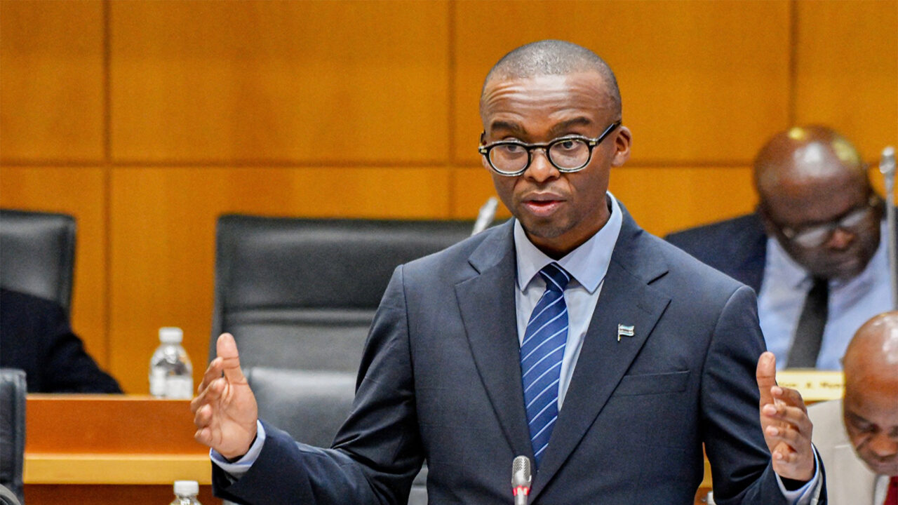 MPs’ allowances frozen