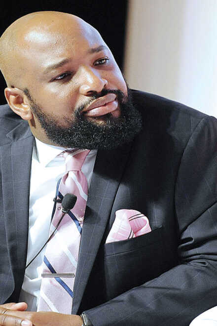 Seretse challenges legality of his prosecution