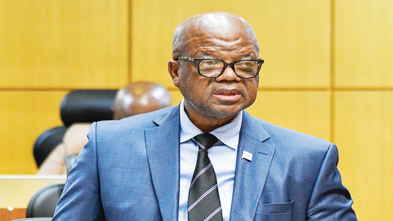 Government Reviews Benefits for Former Presidents