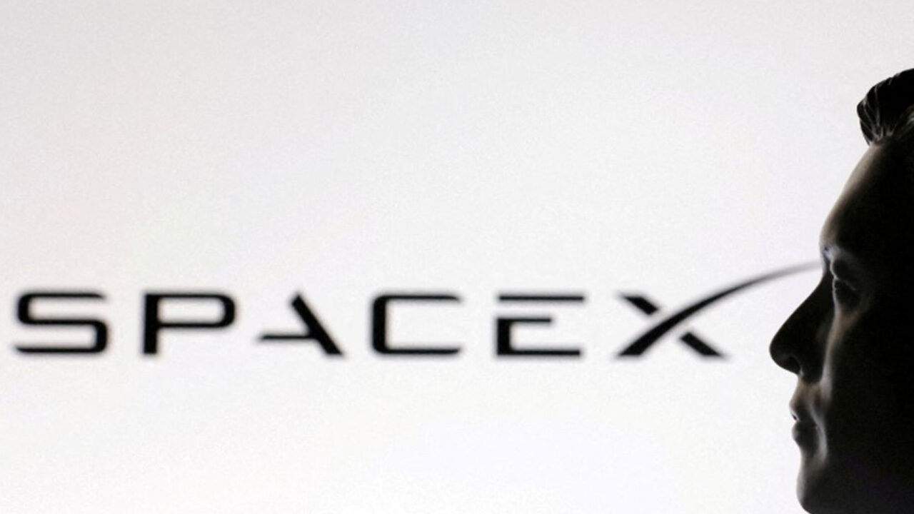 Elon Musk’s SpaceX prepares to go public