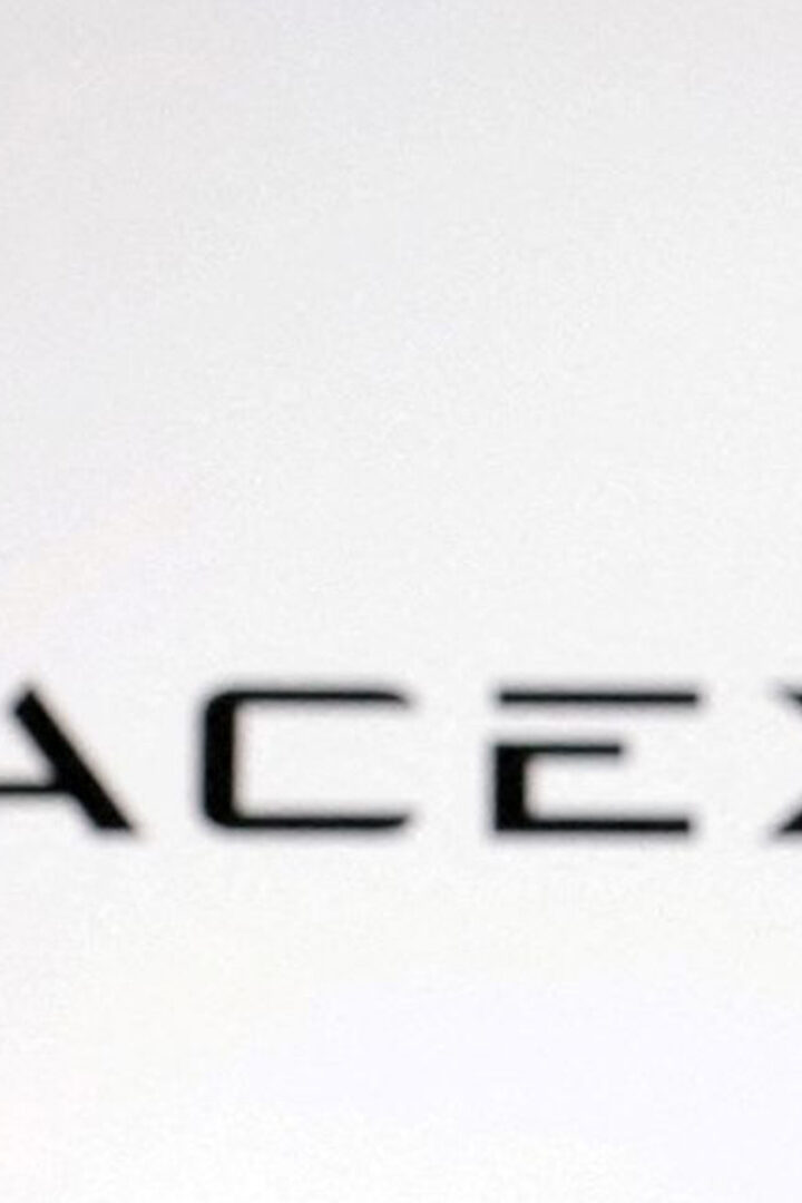 Elon Musk’s SpaceX prepares to go public