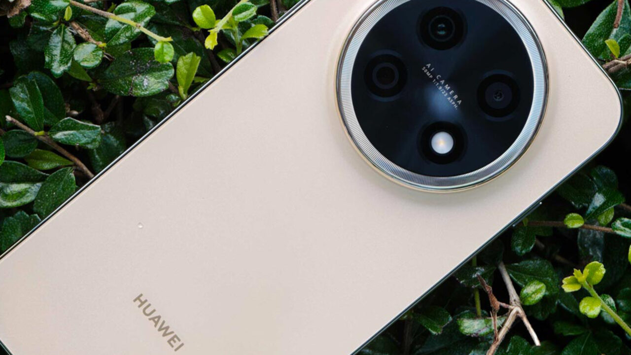 Reverse Charging on the Nova 15 Max: