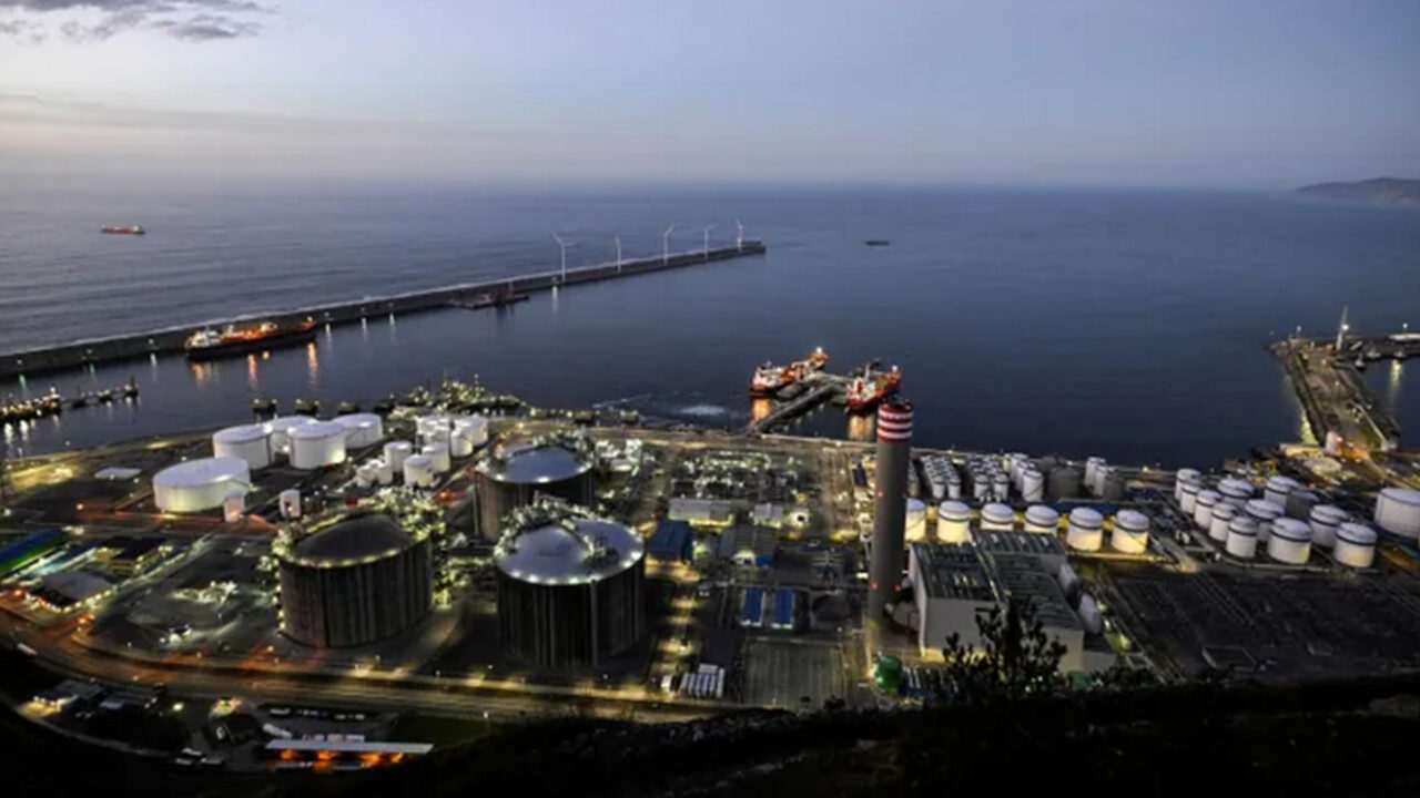 Oil markets underprice Hormuz risk as tensions escalate 