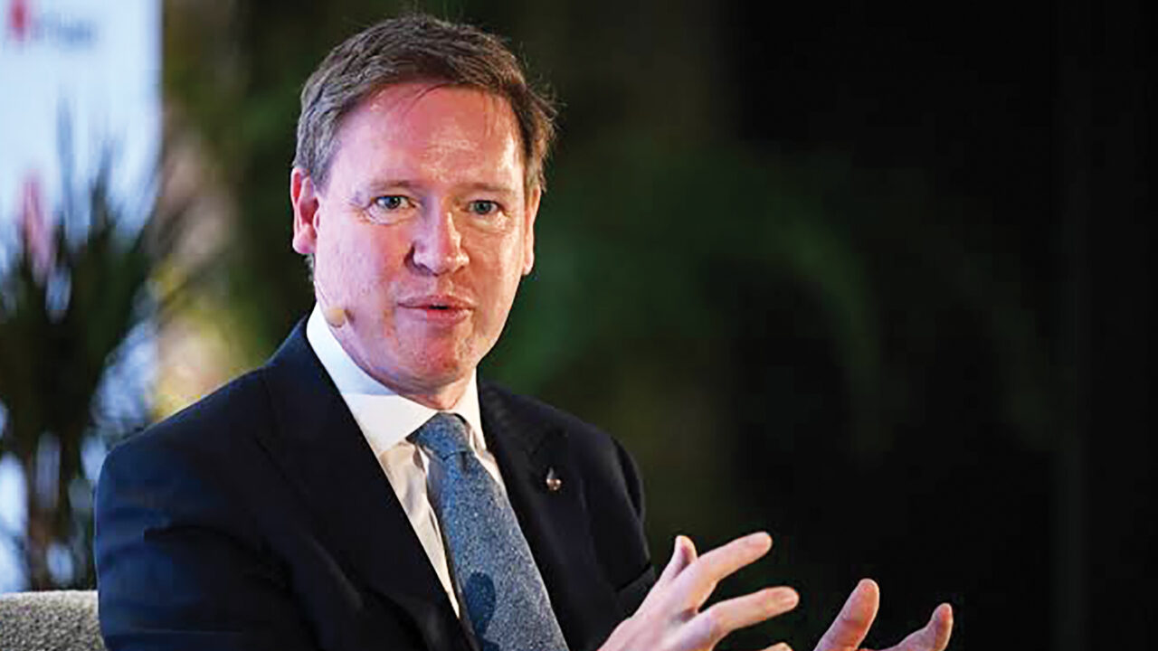 De Beers sale nears deadline…